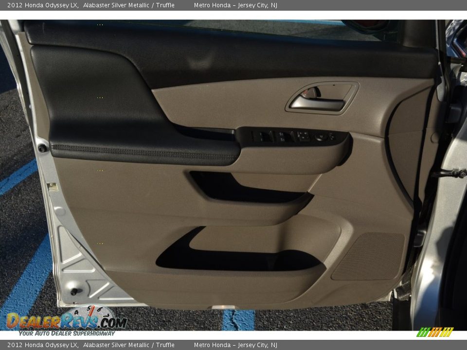 2012 Honda Odyssey LX Alabaster Silver Metallic / Truffle Photo #9
