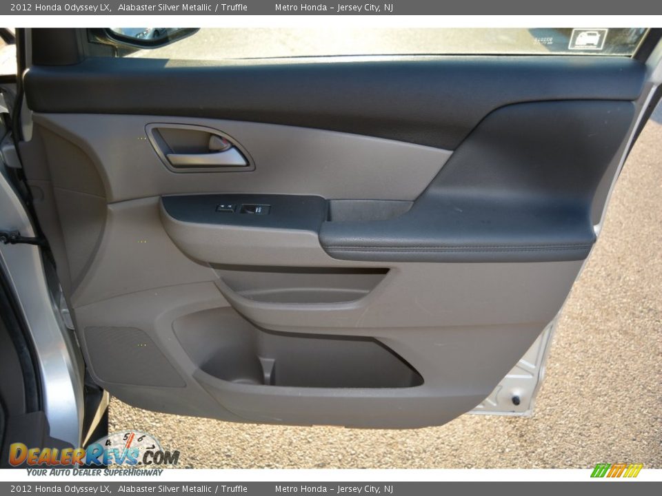 2012 Honda Odyssey LX Alabaster Silver Metallic / Truffle Photo #21