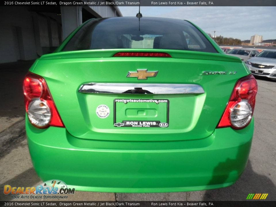 2016 Chevrolet Sonic LT Sedan Dragon Green Metallic / Jet Black/Dark Titanium Photo #4