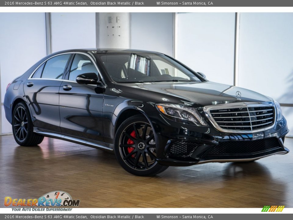 Front 3/4 View of 2016 Mercedes-Benz S 63 AMG 4Matic Sedan Photo #12