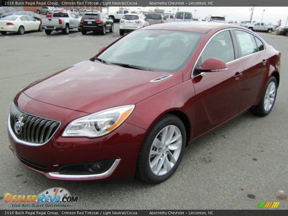 Front 3/4 View of 2016 Buick Regal Regal Group Photo #2