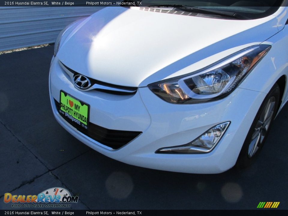 2016 Hyundai Elantra SE White / Beige Photo #10
