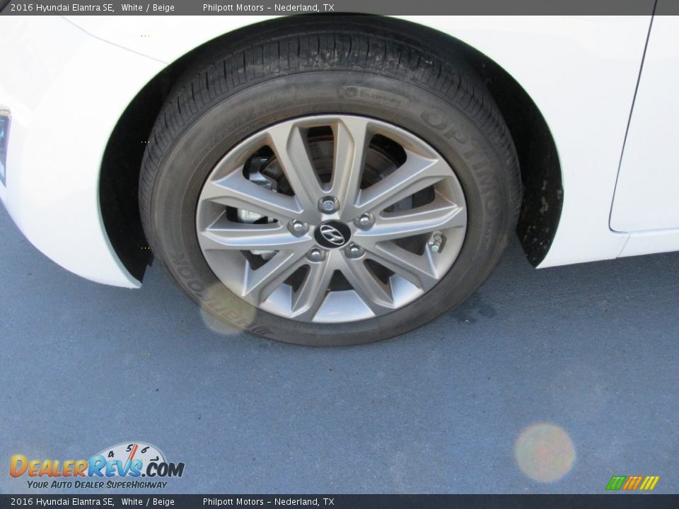 2016 Hyundai Elantra SE White / Beige Photo #11