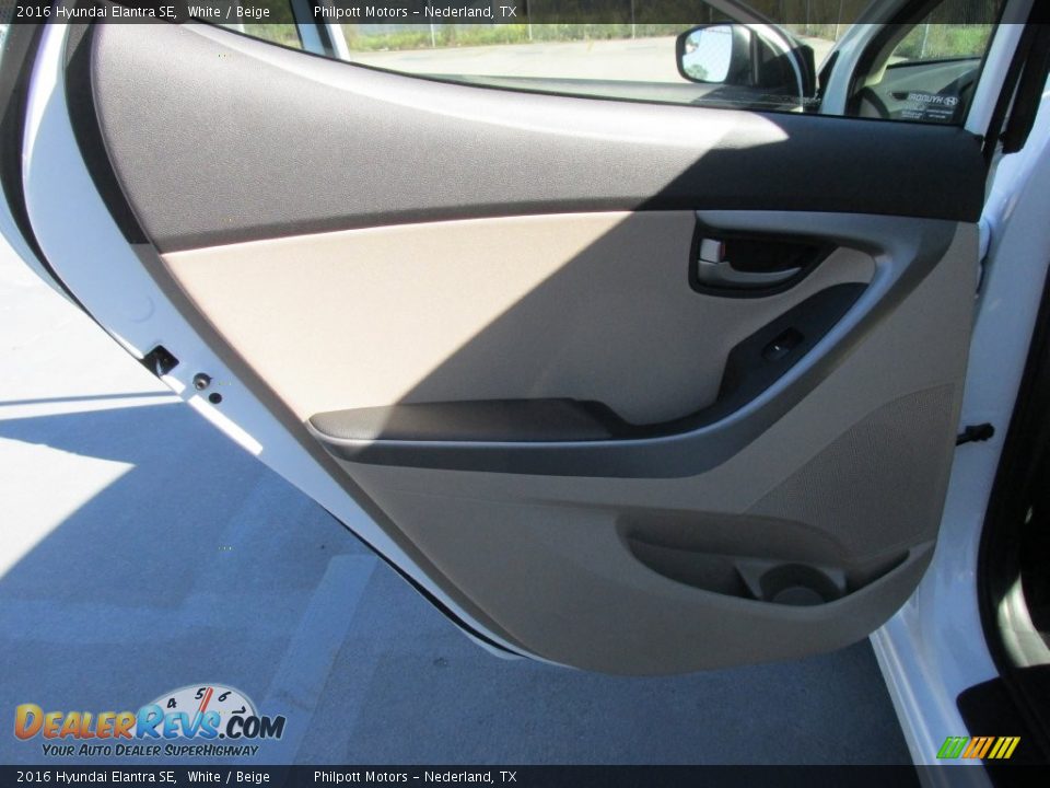2016 Hyundai Elantra SE White / Beige Photo #17
