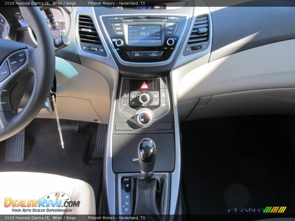 2016 Hyundai Elantra SE White / Beige Photo #24