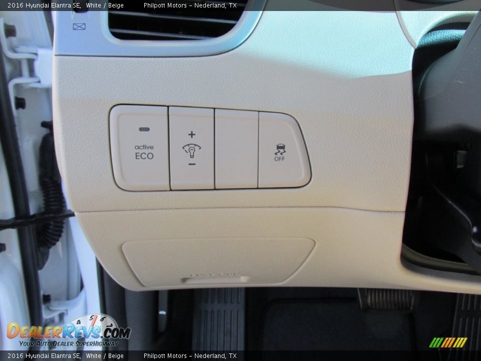 2016 Hyundai Elantra SE White / Beige Photo #30