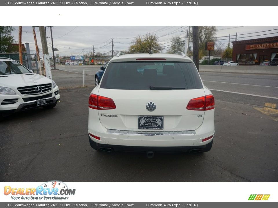 2012 Volkswagen Touareg VR6 FSI Lux 4XMotion Pure White / Saddle Brown Photo #7