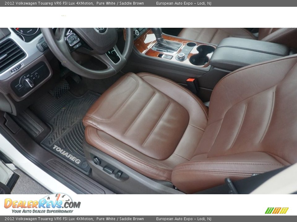 2012 Volkswagen Touareg VR6 FSI Lux 4XMotion Pure White / Saddle Brown Photo #9
