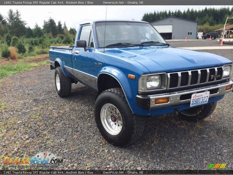 Front 3/4 View of 1982 Toyota Pickup SR5 Regular Cab 4x4 Photo #1