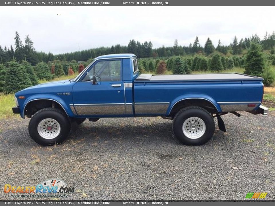 Medium Blue 1982 Toyota Pickup SR5 Regular Cab 4x4 Photo #2