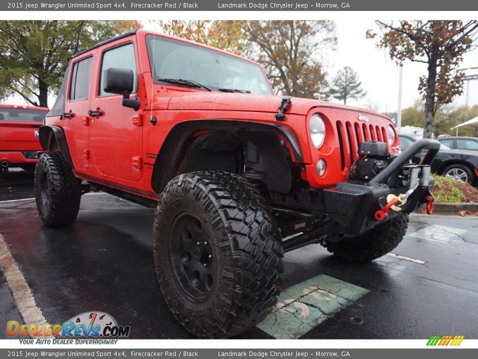 Front 3/4 View of 2015 Jeep Wrangler Unlimited Sport 4x4 Photo #4