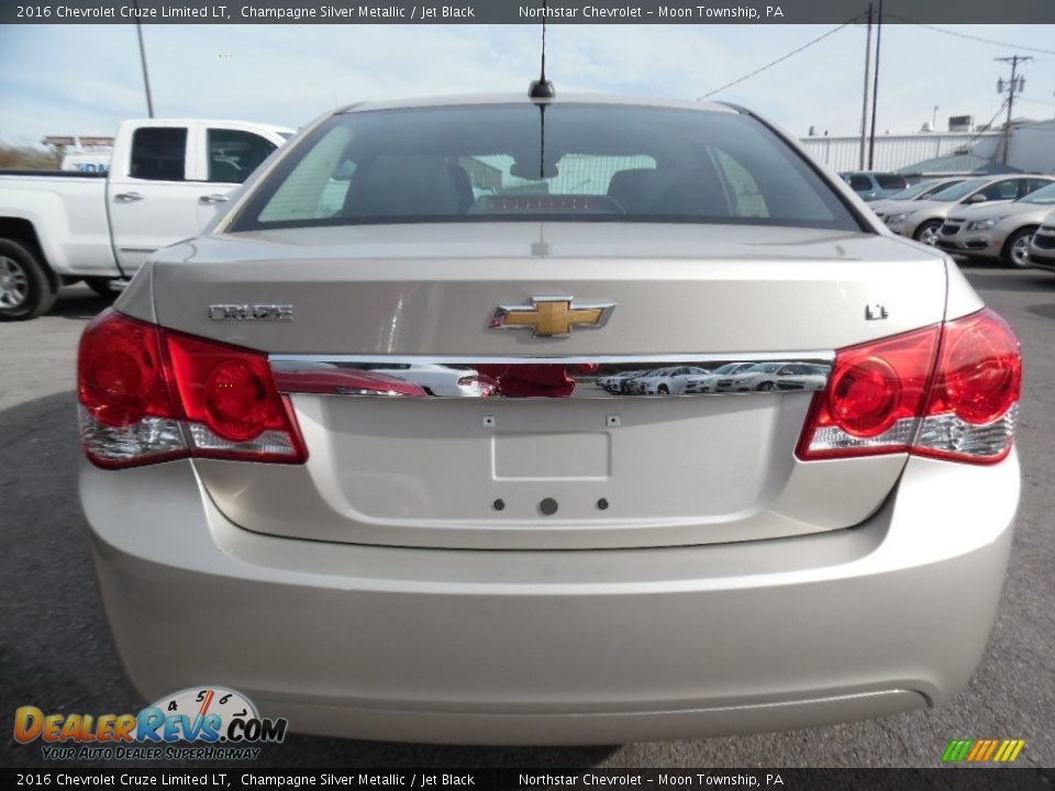 2016 Chevrolet Cruze Limited LT Champagne Silver Metallic / Jet Black Photo #7