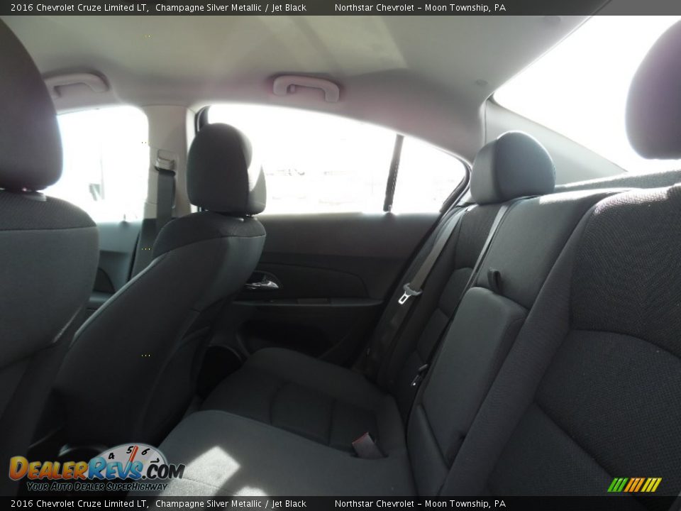 2016 Chevrolet Cruze Limited LT Champagne Silver Metallic / Jet Black Photo #12