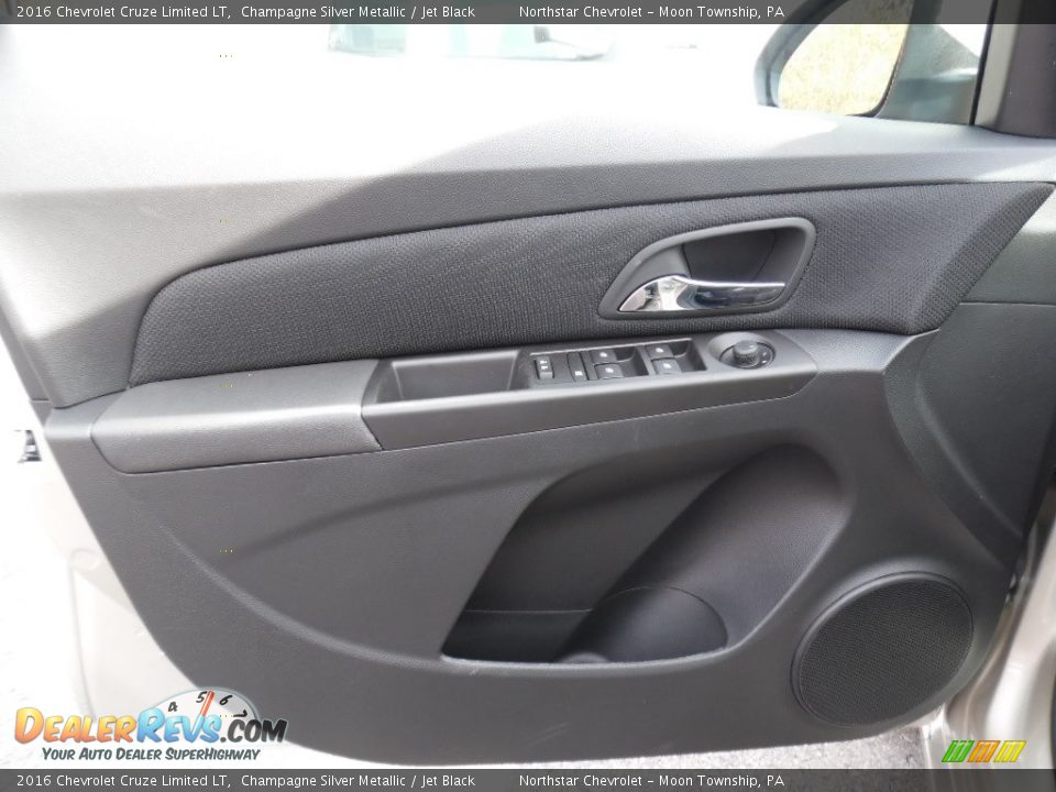 2016 Chevrolet Cruze Limited LT Champagne Silver Metallic / Jet Black Photo #14