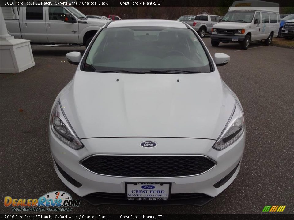 2016 Ford Focus SE Hatch Oxford White / Charcoal Black Photo #2