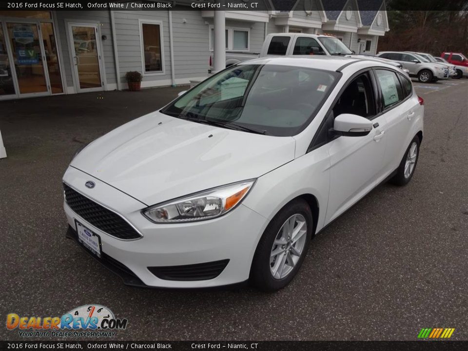 2016 Ford Focus SE Hatch Oxford White / Charcoal Black Photo #3