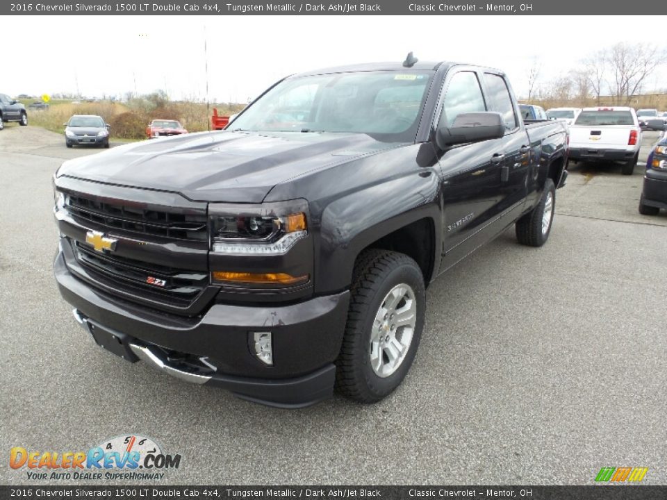 Front 3/4 View of 2016 Chevrolet Silverado 1500 LT Double Cab 4x4 Photo #1