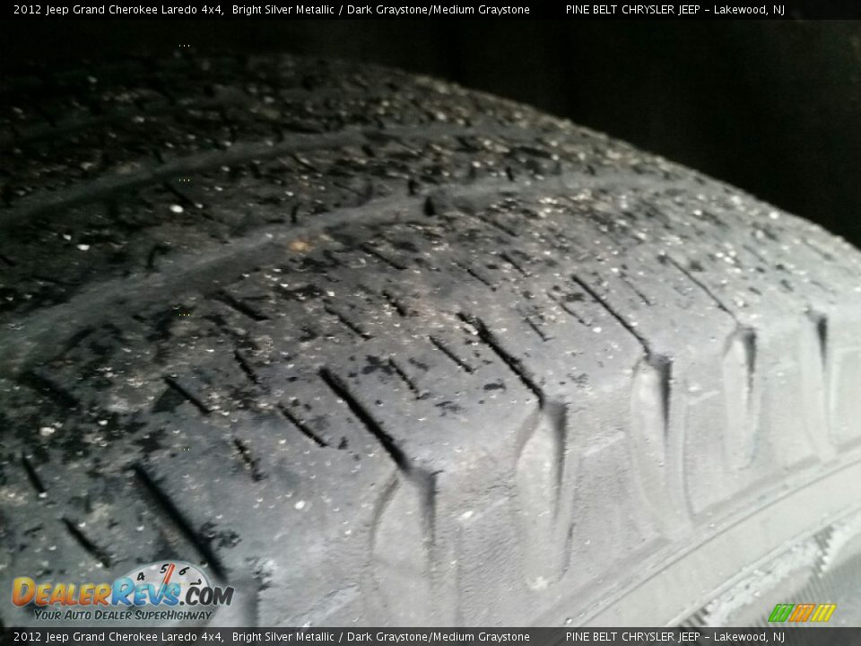 2012 Jeep Grand Cherokee Laredo 4x4 Bright Silver Metallic / Dark Graystone/Medium Graystone Photo #22