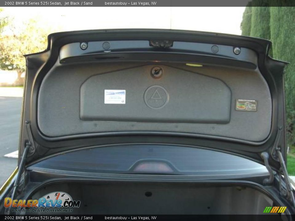 2002 BMW 5 Series 525i Sedan Jet Black / Sand Photo #14