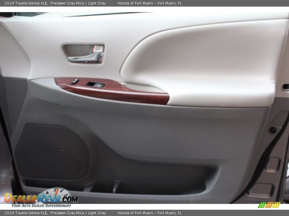 2014 Toyota Sienna XLE Predawn Gray Mica / Light Gray Photo #29
