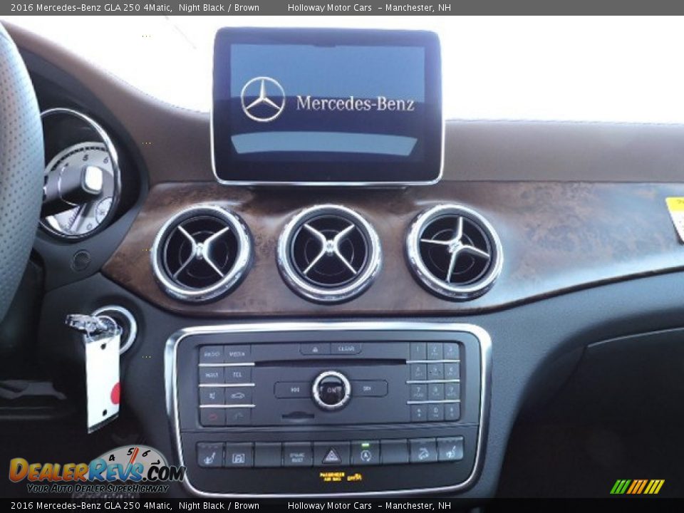 Controls of 2016 Mercedes-Benz GLA 250 4Matic Photo #10