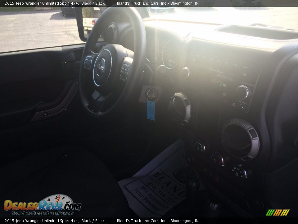 2015 Jeep Wrangler Unlimited Sport 4x4 Black / Black Photo #26