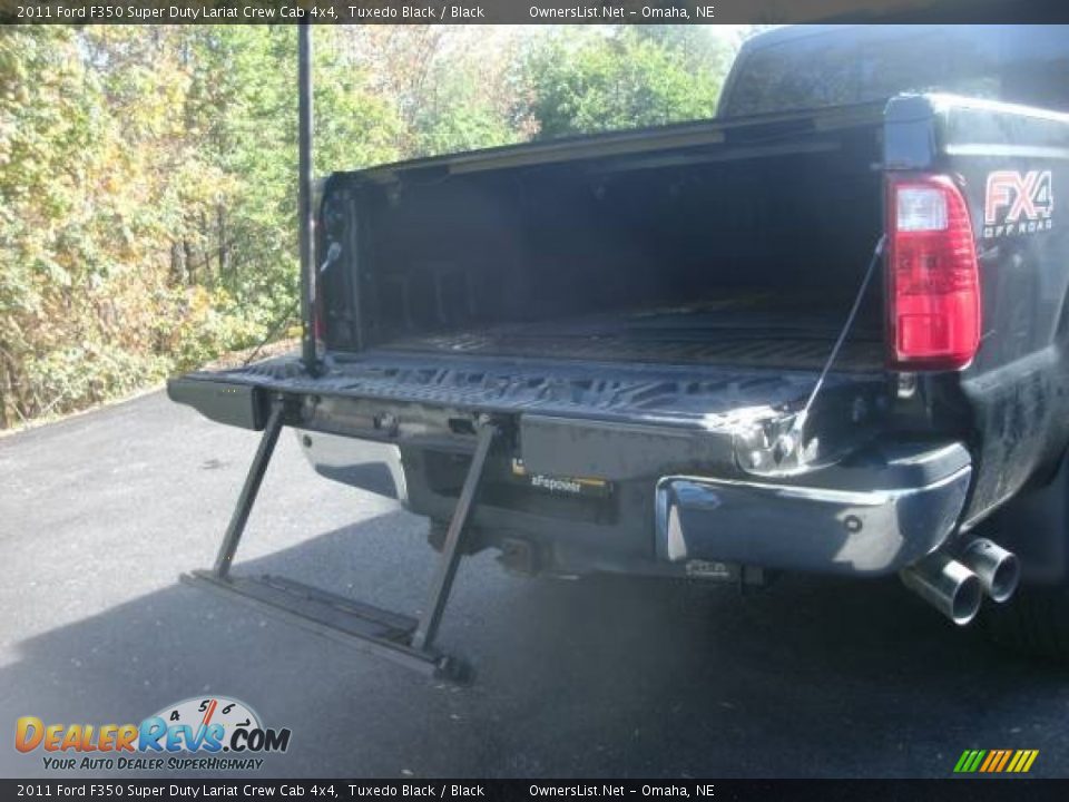 2011 Ford F350 Super Duty Lariat Crew Cab 4x4 Tuxedo Black / Black Photo #7