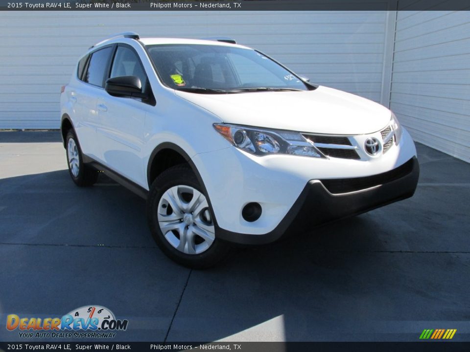 2015 Toyota RAV4 LE Super White / Black Photo #1