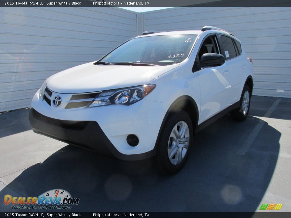 2015 Toyota RAV4 LE Super White / Black Photo #7