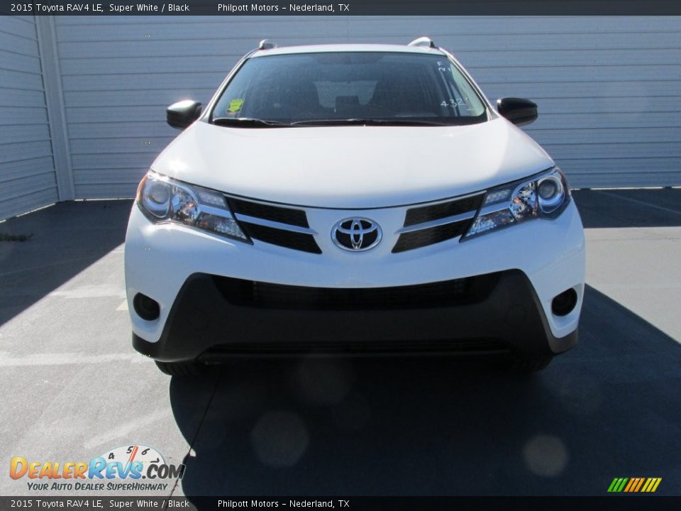 2015 Toyota RAV4 LE Super White / Black Photo #8