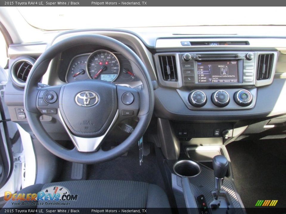 2015 Toyota RAV4 LE Super White / Black Photo #23