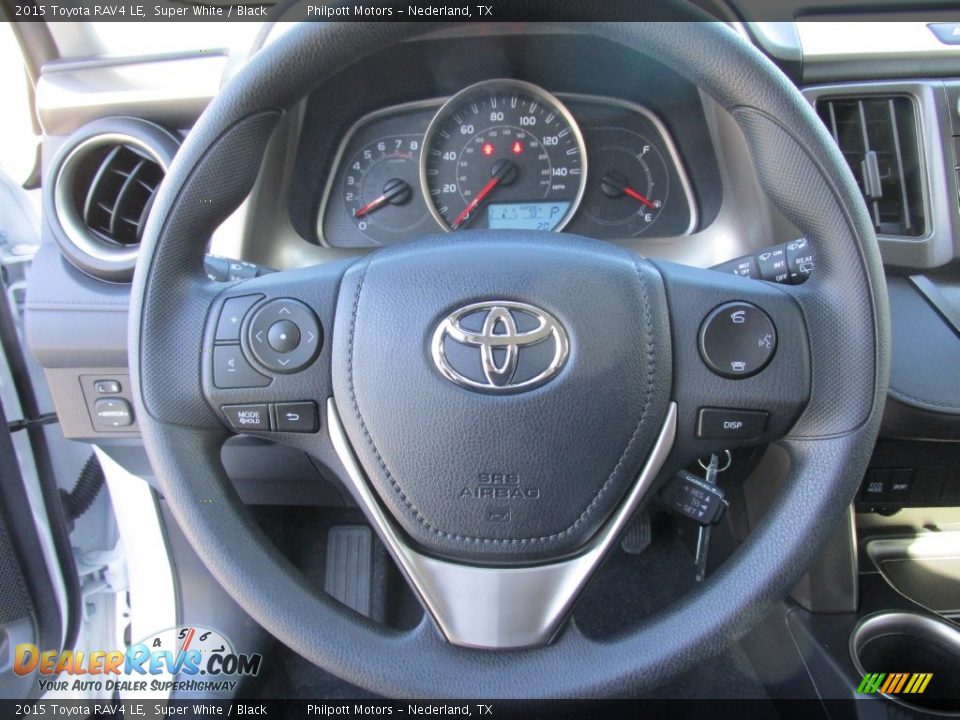2015 Toyota RAV4 LE Super White / Black Photo #28