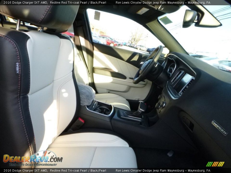 Front Seat of 2016 Dodge Charger SXT AWD Photo #7
