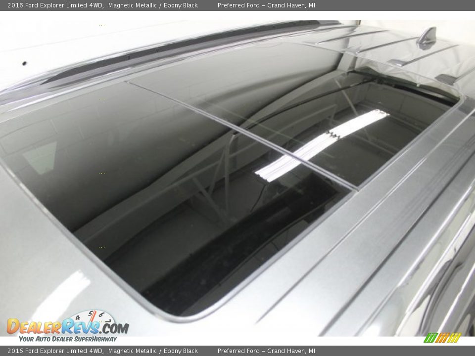 Sunroof of 2016 Ford Explorer Limited 4WD Photo #9