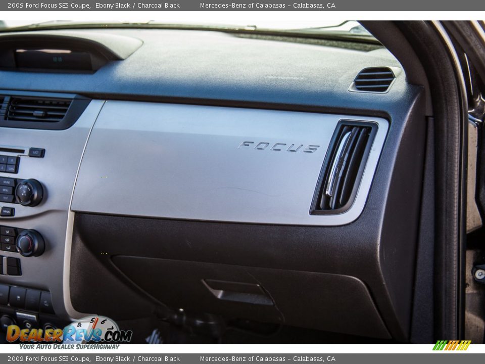 2009 Ford Focus SES Coupe Ebony Black / Charcoal Black Photo #16