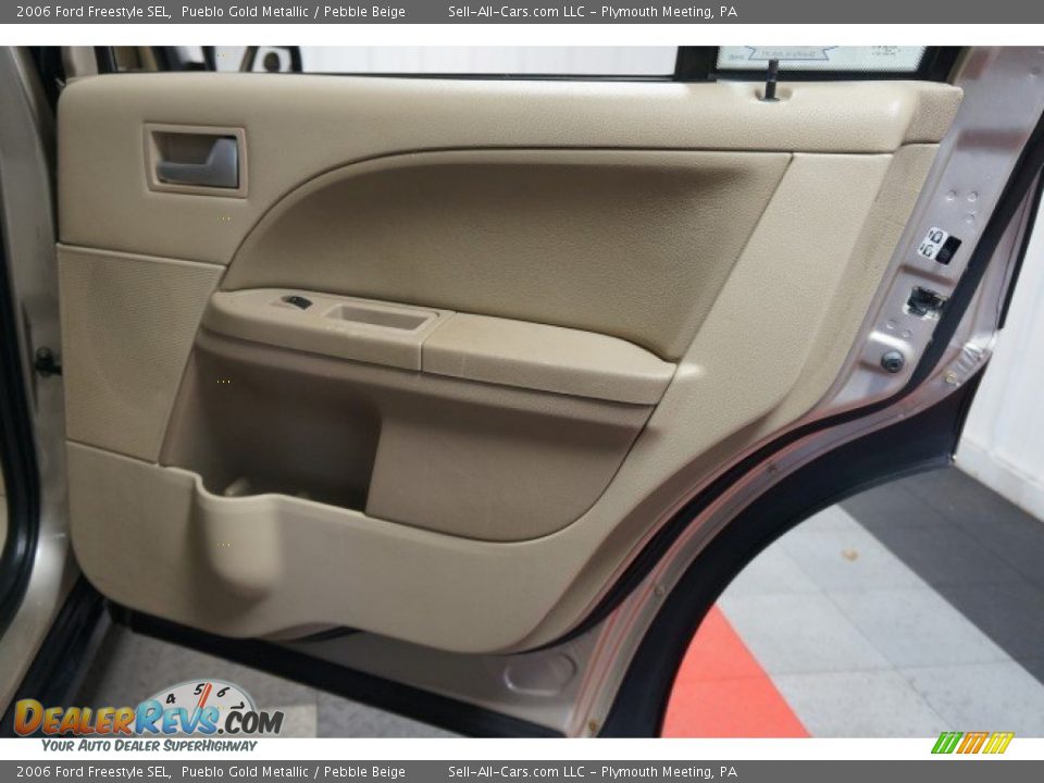 2006 Ford Freestyle SEL Pueblo Gold Metallic / Pebble Beige Photo #16
