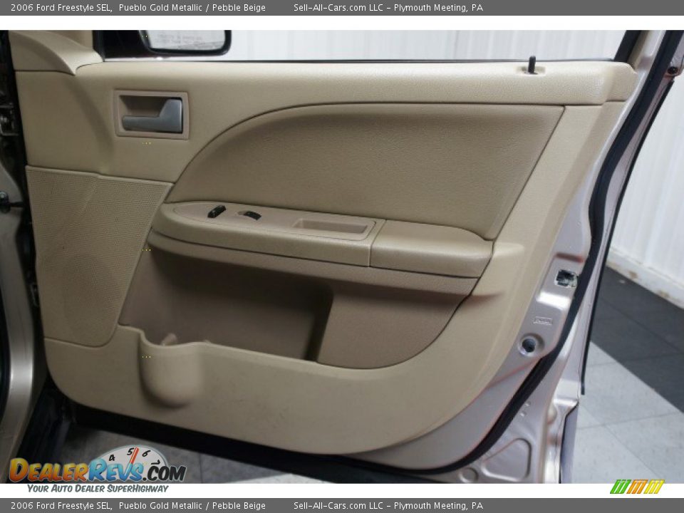 2006 Ford Freestyle SEL Pueblo Gold Metallic / Pebble Beige Photo #17