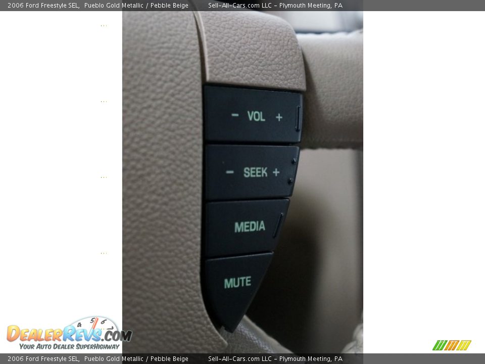 2006 Ford Freestyle SEL Pueblo Gold Metallic / Pebble Beige Photo #32