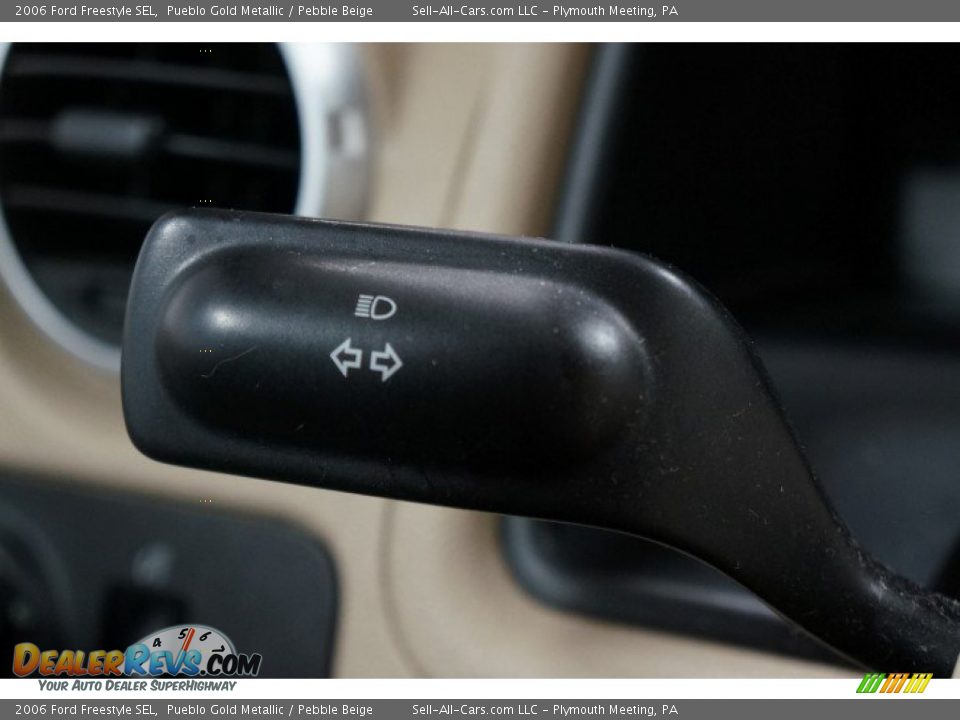 2006 Ford Freestyle SEL Pueblo Gold Metallic / Pebble Beige Photo #33
