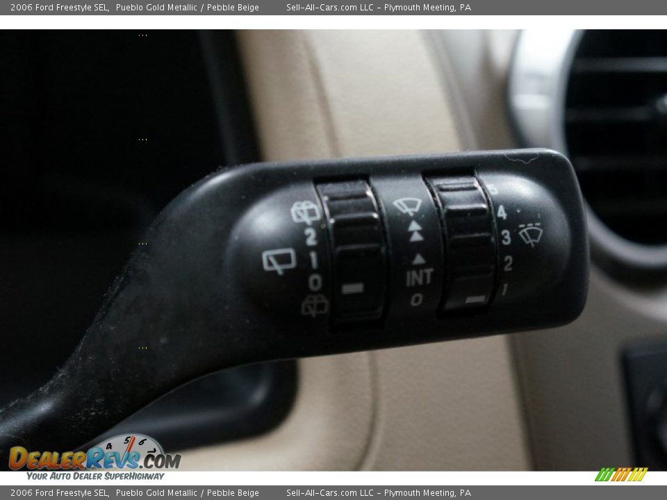 2006 Ford Freestyle SEL Pueblo Gold Metallic / Pebble Beige Photo #34