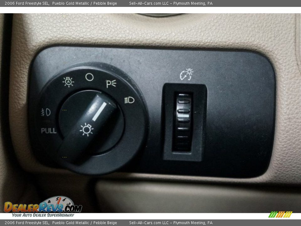 2006 Ford Freestyle SEL Pueblo Gold Metallic / Pebble Beige Photo #35