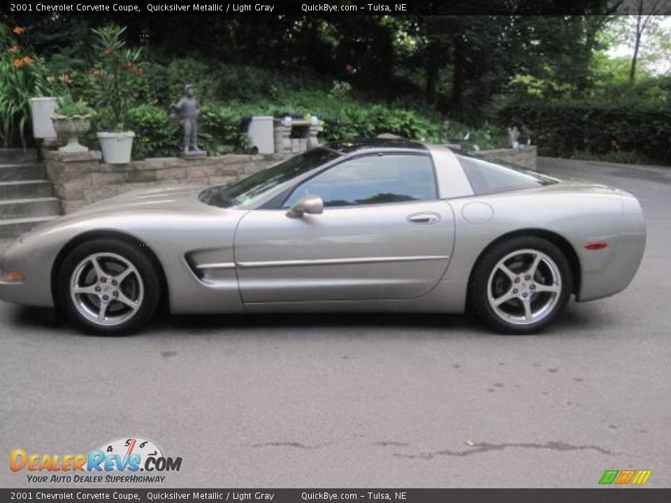 2001 Chevrolet Corvette Coupe Quicksilver Metallic / Light Gray Photo #2