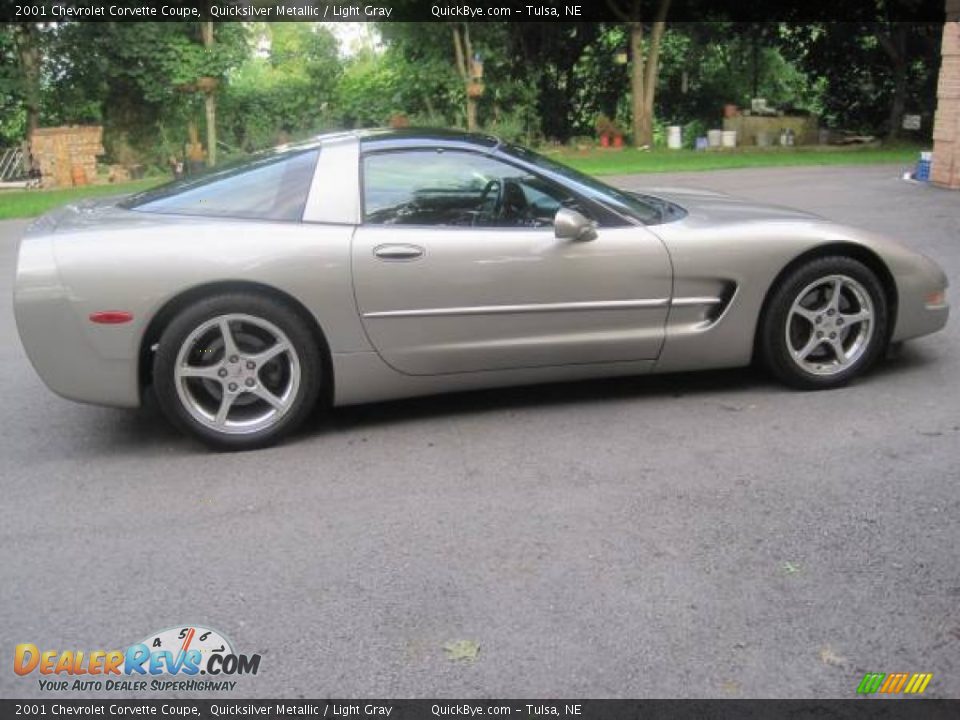 2001 Chevrolet Corvette Coupe Quicksilver Metallic / Light Gray Photo #3