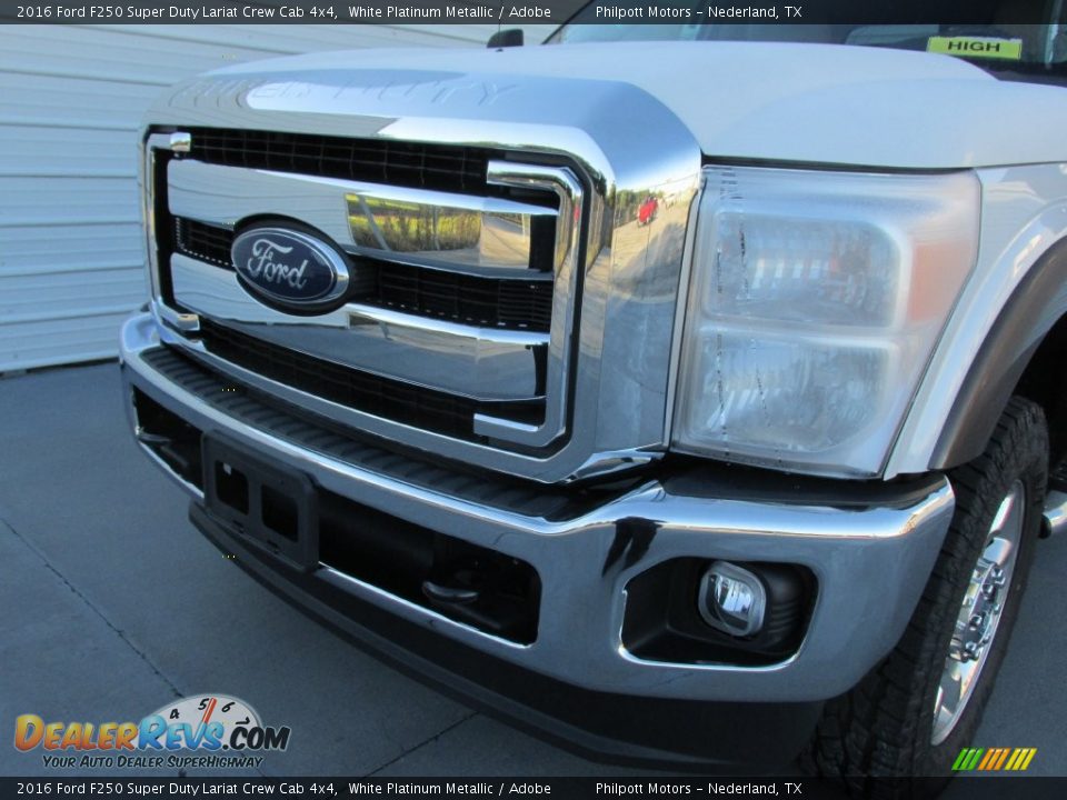 2016 Ford F250 Super Duty Lariat Crew Cab 4x4 White Platinum Metallic / Adobe Photo #10
