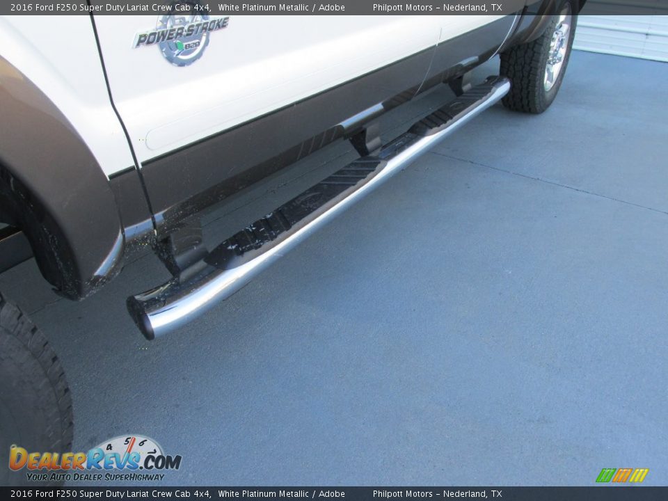 2016 Ford F250 Super Duty Lariat Crew Cab 4x4 White Platinum Metallic / Adobe Photo #12