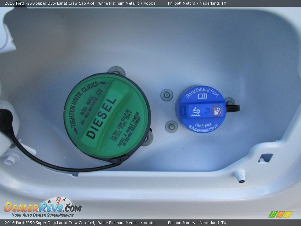 2016 Ford F250 Super Duty Lariat Crew Cab 4x4 White Platinum Metallic / Adobe Photo #16