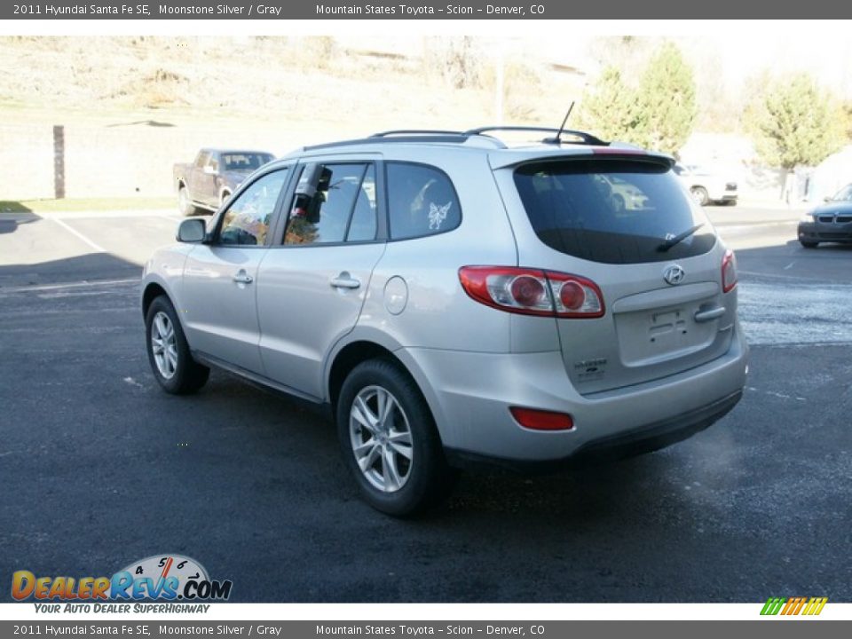 2011 Hyundai Santa Fe SE Moonstone Silver / Gray Photo #4