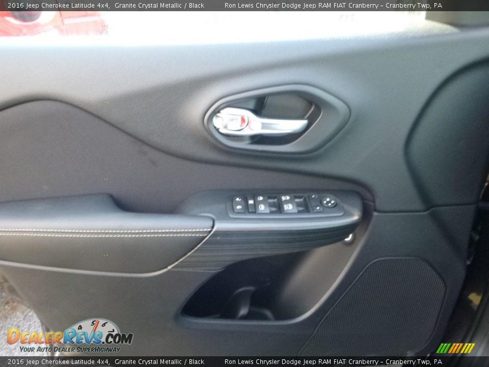 2016 Jeep Cherokee Latitude 4x4 Granite Crystal Metallic / Black Photo #11