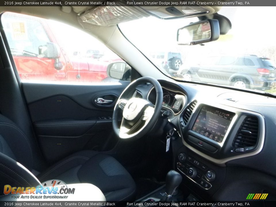 2016 Jeep Cherokee Latitude 4x4 Granite Crystal Metallic / Black Photo #15