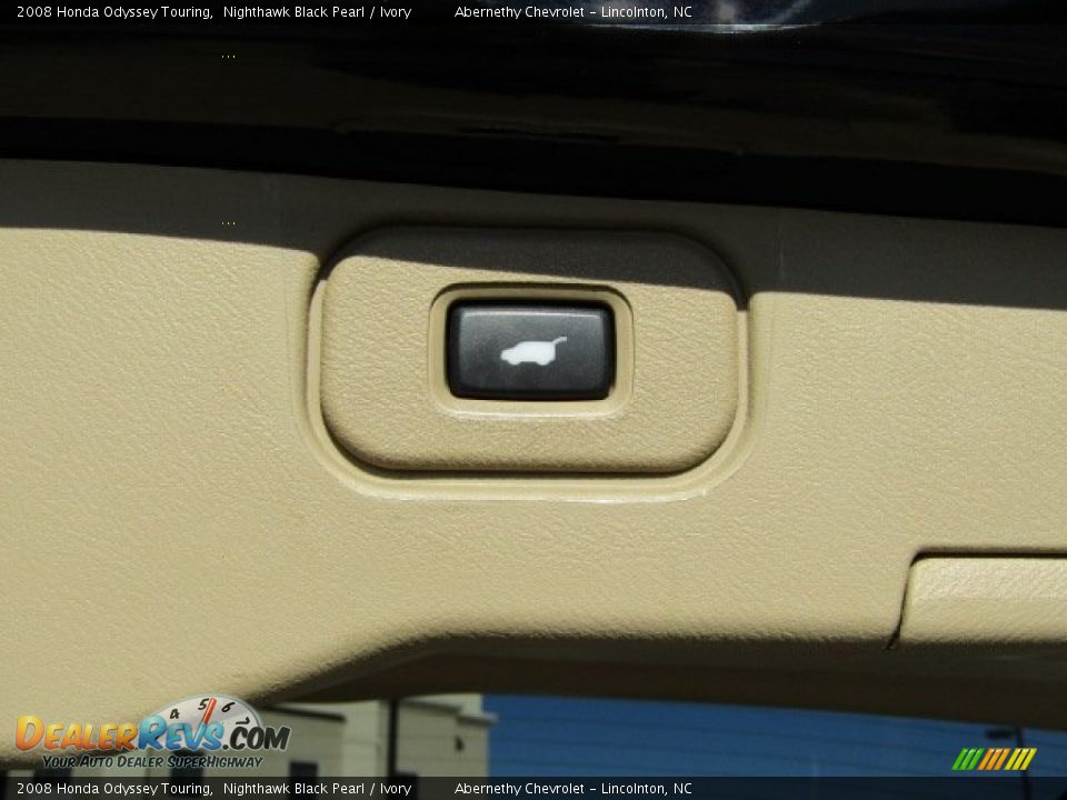 2008 Honda Odyssey Touring Nighthawk Black Pearl / Ivory Photo #25